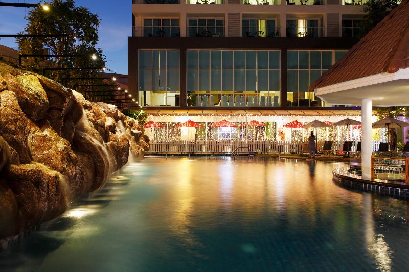 Centara Pattaya Hotel - Havuz