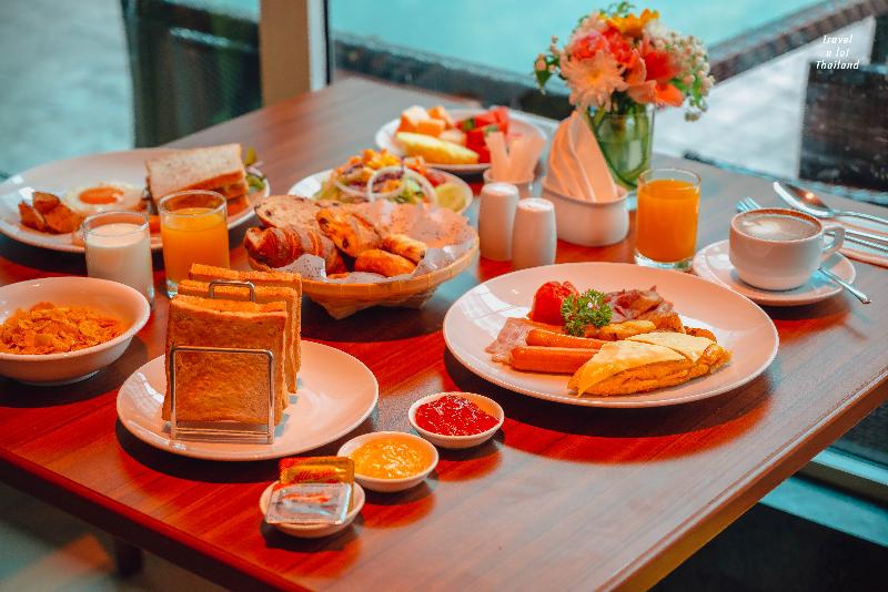 Centara Pattaya Hotel - Restoran