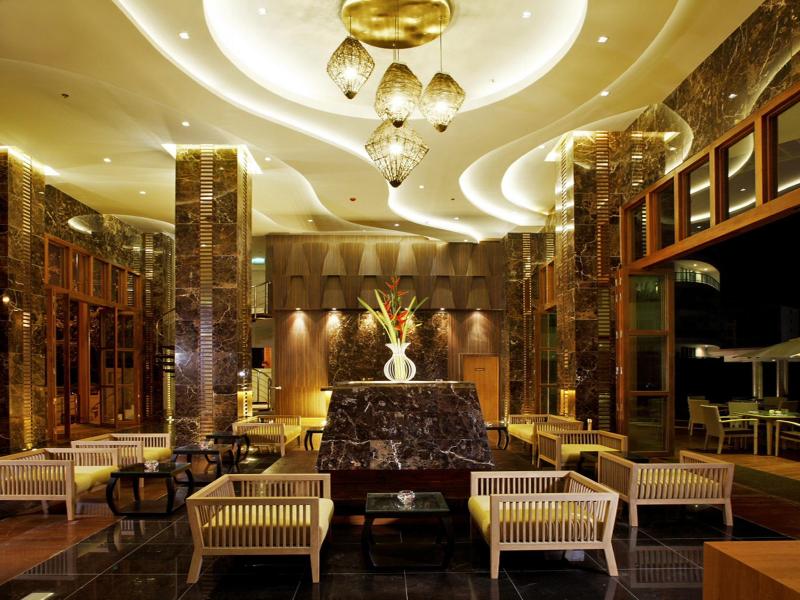 Centara Nova Hotel Pattaya - Lobi