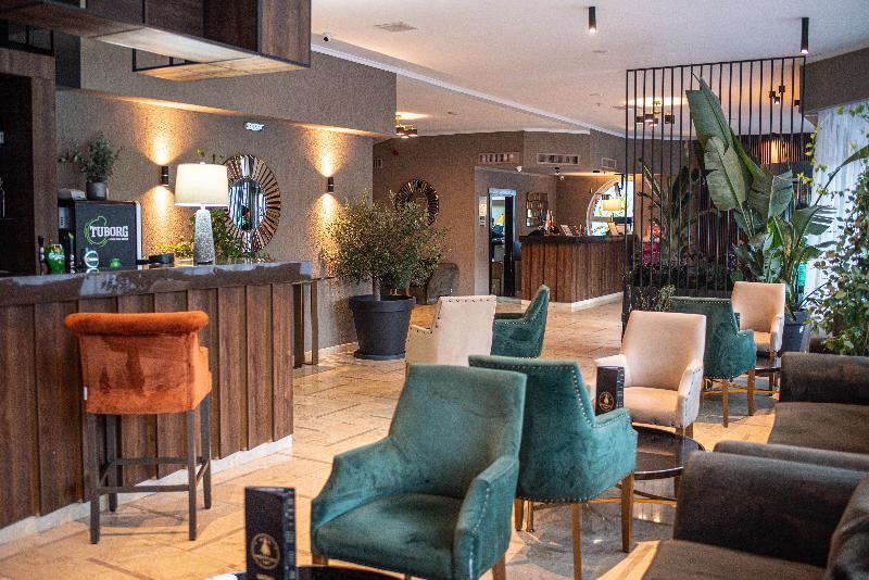 Carpathia Hotel - Lobi
