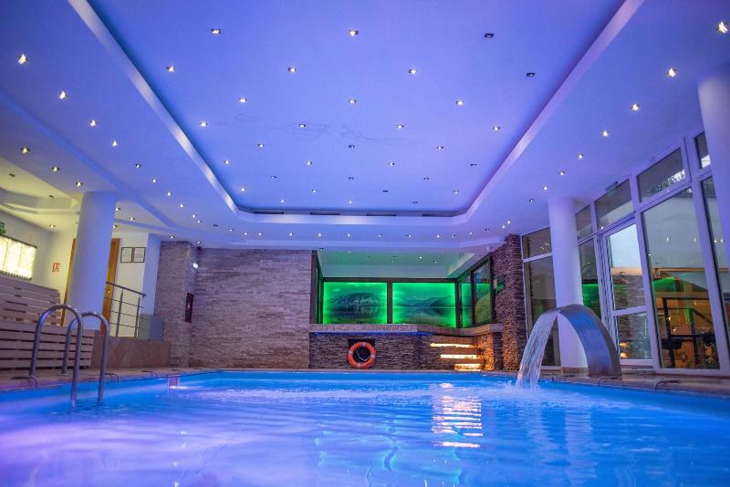 Carpathia Hotel - Genel