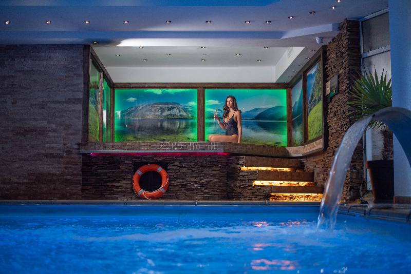 Carpathia Hotel - Havuz
