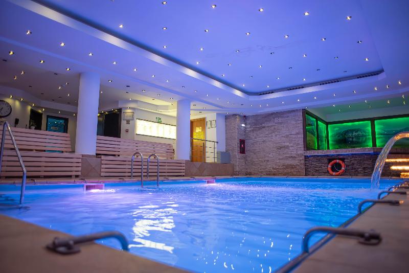 Carpathia Hotel - Havuz