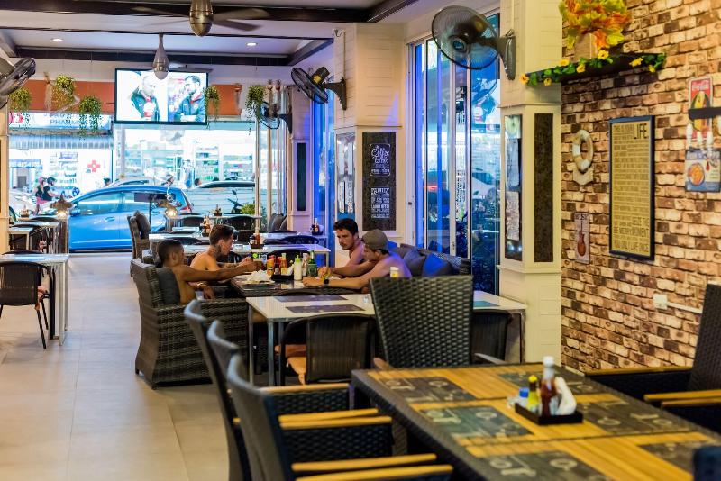 Hallo Patong Hotel & Restaurant - Restoran