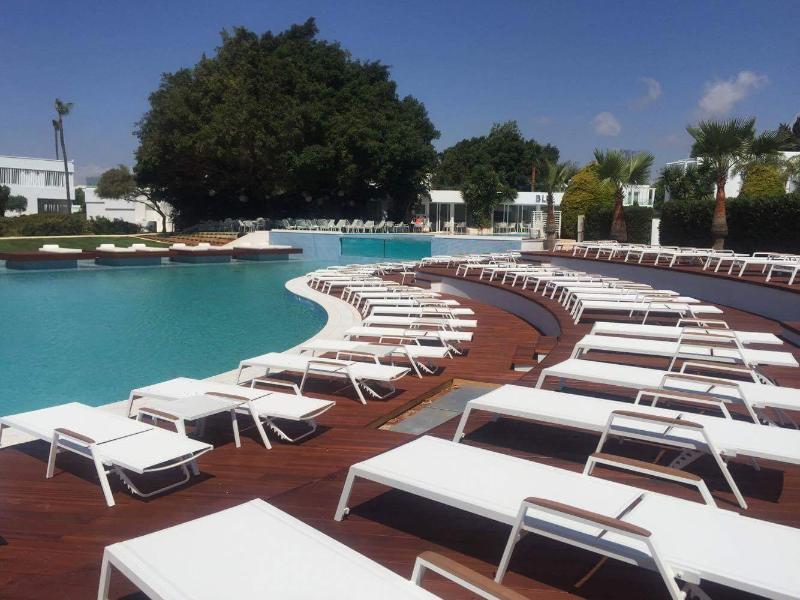 So White Beach Resort - Havuz
