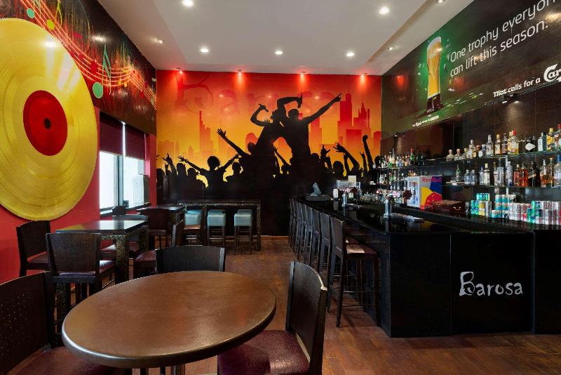 Ramada by Wyndham Abu Dhabi Downtown - Bar