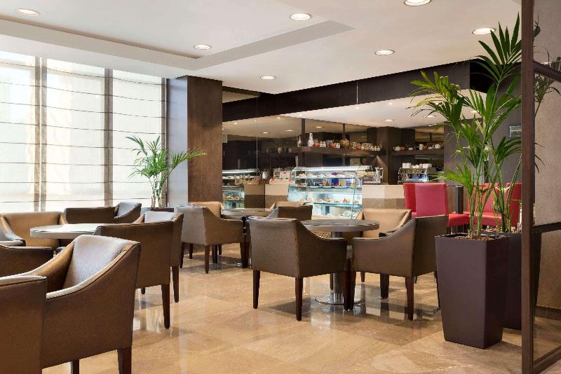 Ramada by Wyndham Abu Dhabi Downtown - Restoran