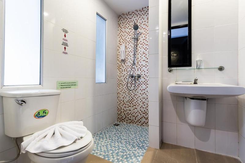 7Q Patong Beach Hotel - Oda