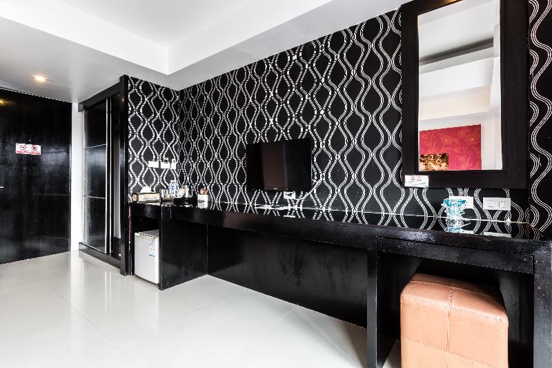 7Q Patong Beach Hotel - Oda