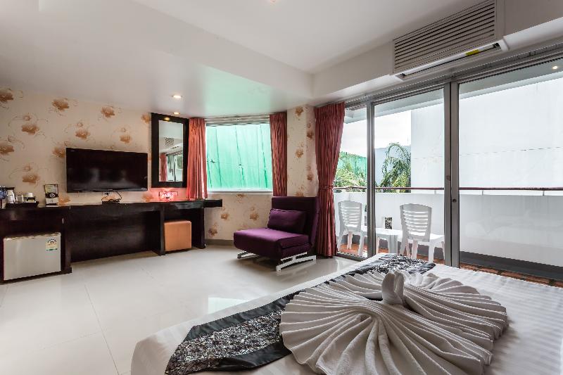 7Q Patong Beach Hotel - Oda
