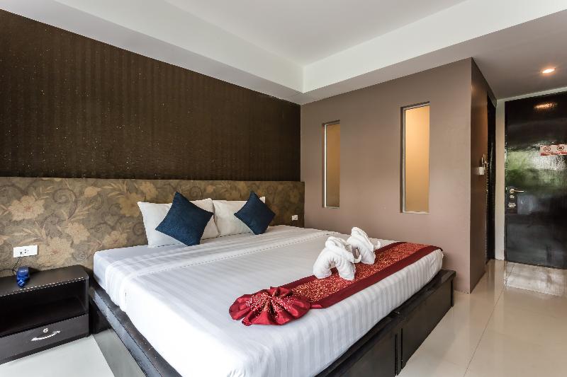 7Q Patong Beach Hotel - Oda