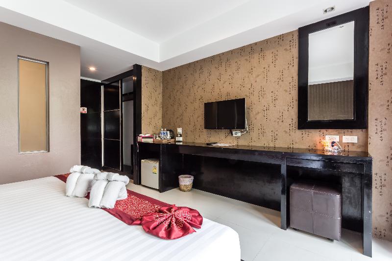 7Q Patong Beach Hotel - Oda