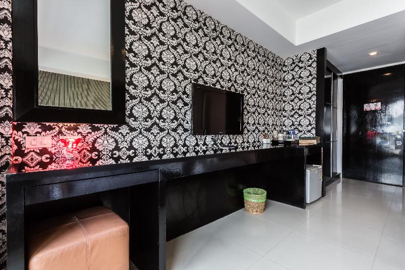 7Q Patong Beach Hotel - Oda