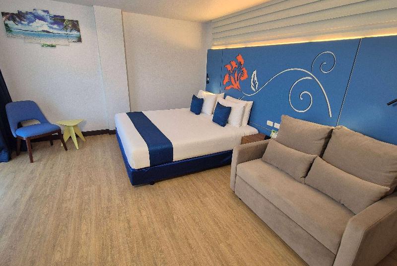 Days Inn by Wyndham Patong Beach Phuket - Oda