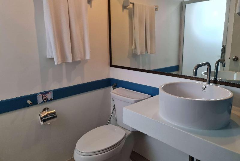 Days Inn by Wyndham Patong Beach Phuket - Oda