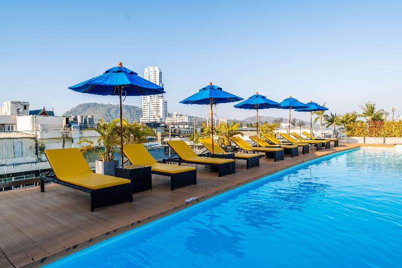 Days Inn by Wyndham Patong Beach Phuket - Havuz
