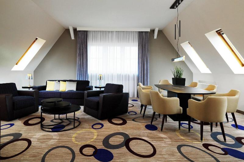 Sheraton Hannover Pelikan Hotel - Oda