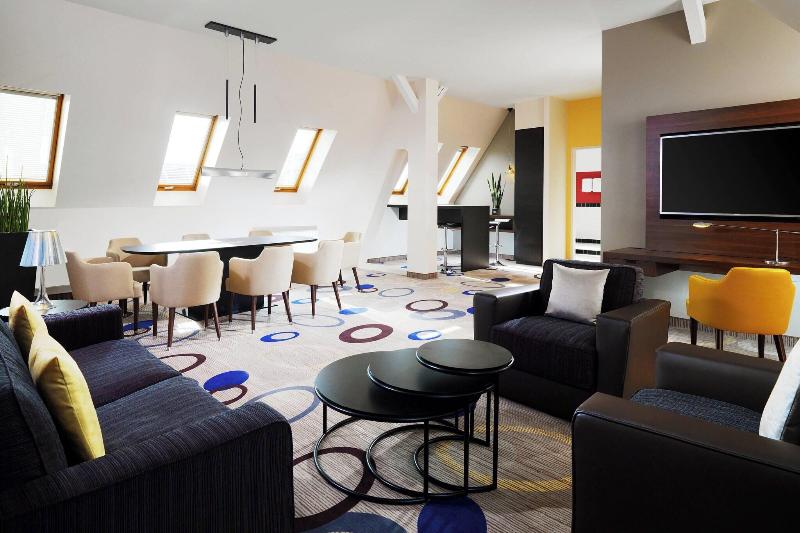 Sheraton Hannover Pelikan Hotel - Oda