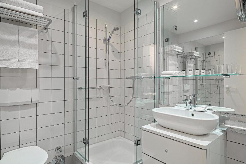 Sheraton Hannover Pelikan Hotel - Oda