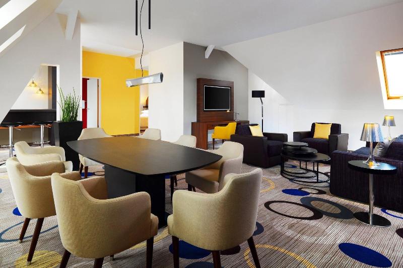 Sheraton Hannover Pelikan Hotel - Oda