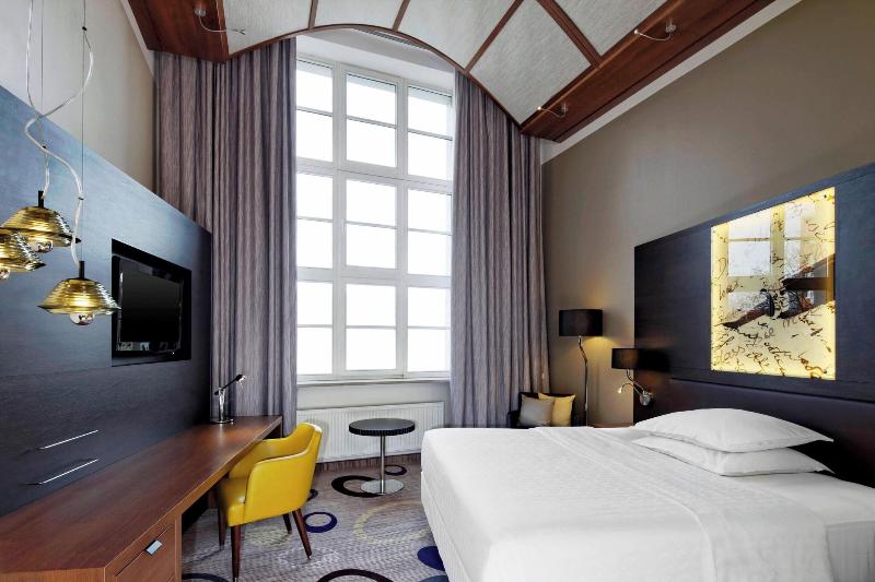 Sheraton Hannover Pelikan Hotel - Oda