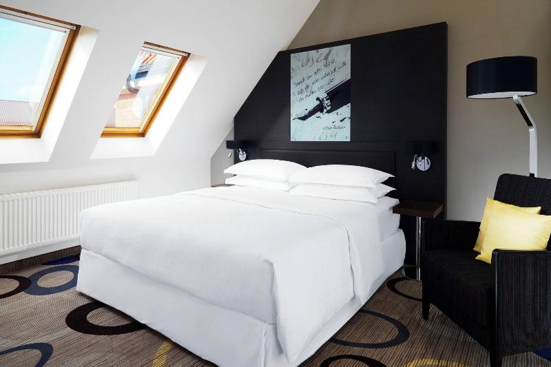 Sheraton Hannover Pelikan Hotel - Oda