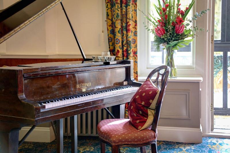 The Norfolk Royale Hotel - Bar