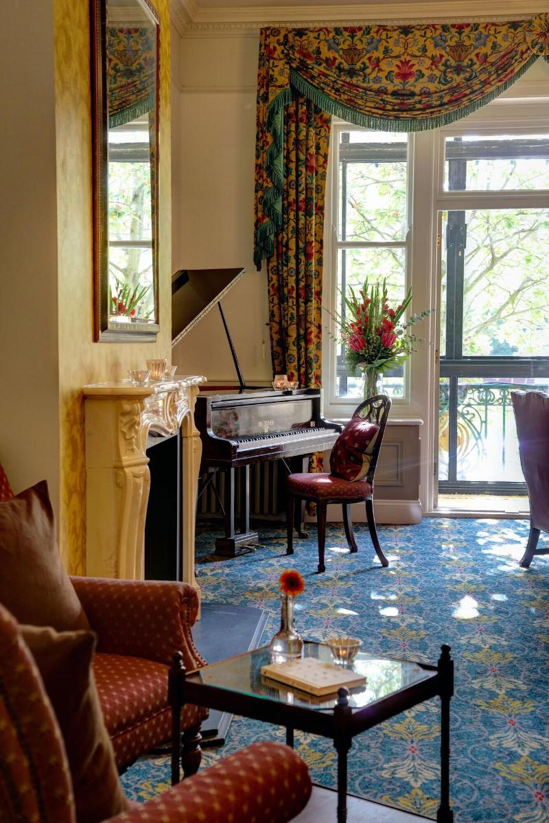 The Norfolk Royale Hotel - Lobi