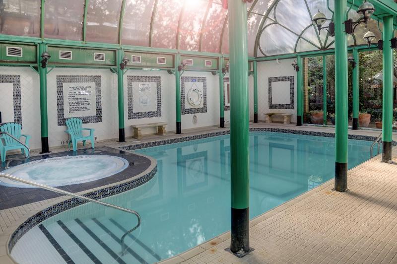 The Norfolk Royale Hotel - Havuz