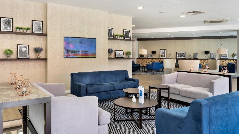 Holiday inn Express Leigh - Sports Village - Lobi