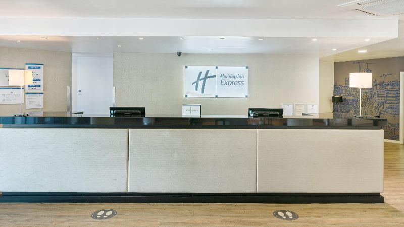 Holiday inn Express Leigh - Sports Village - Lobi