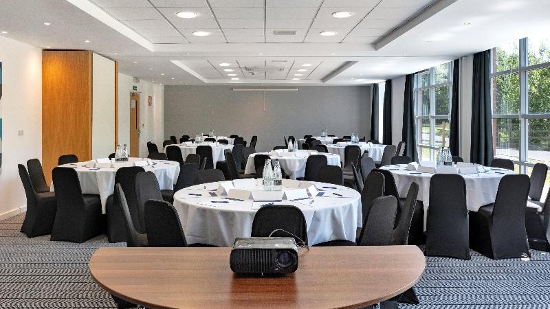 Holiday inn Express Leigh - Sports Village - Toplantı