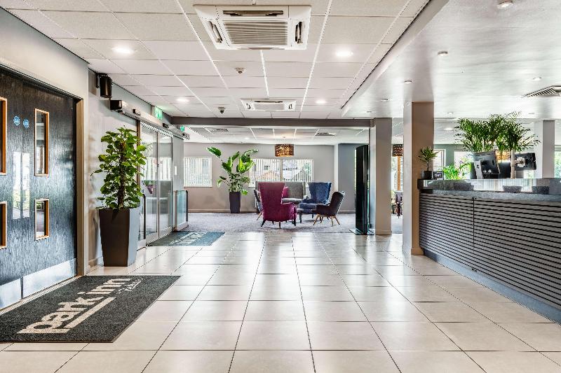 Park Inn by Radisson Peterborough - Lobi
