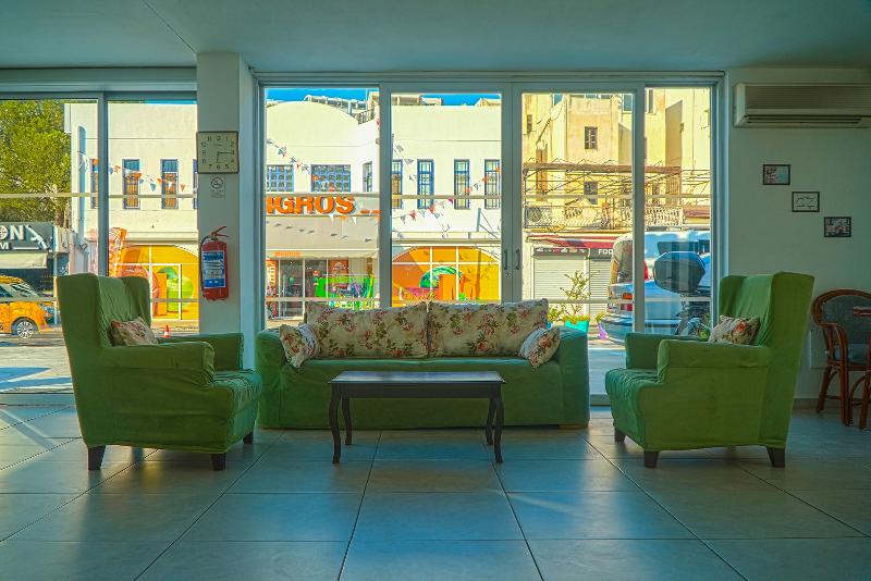 Nagi Beach Hotel - Lobi
