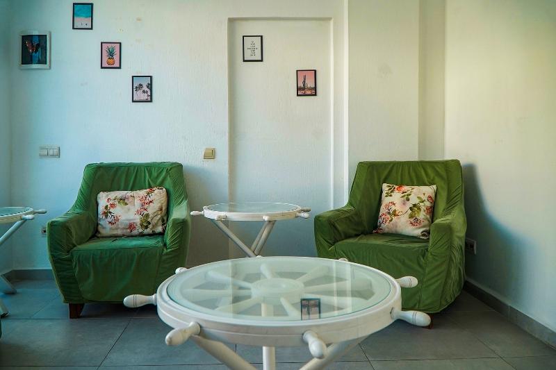 Nagi Beach Hotel - Lobi