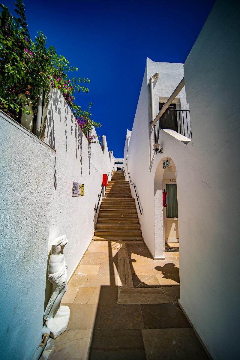 Nagi Beach Hotel - Genel