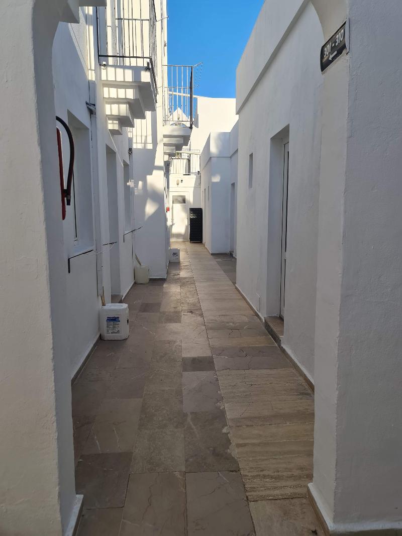 Nagi Beach Hotel - Genel