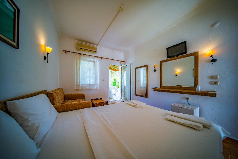 Nagi Beach Hotel - Oda