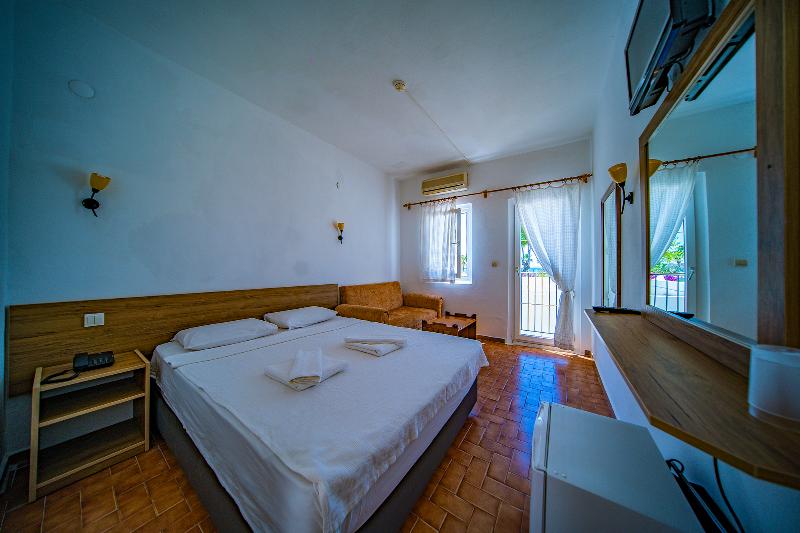 Nagi Beach Hotel - Oda