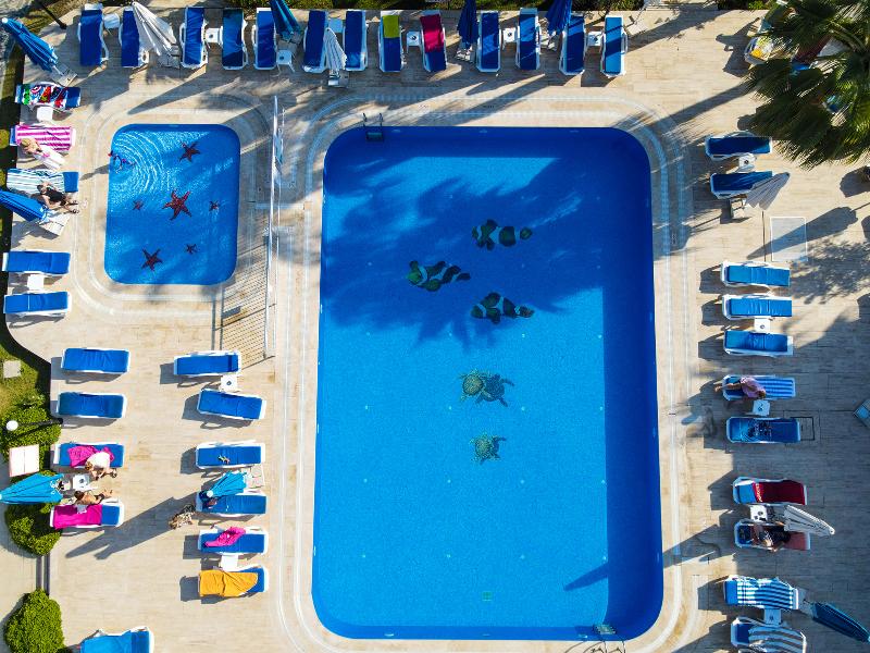 Nagi Beach Hotel - Plaj