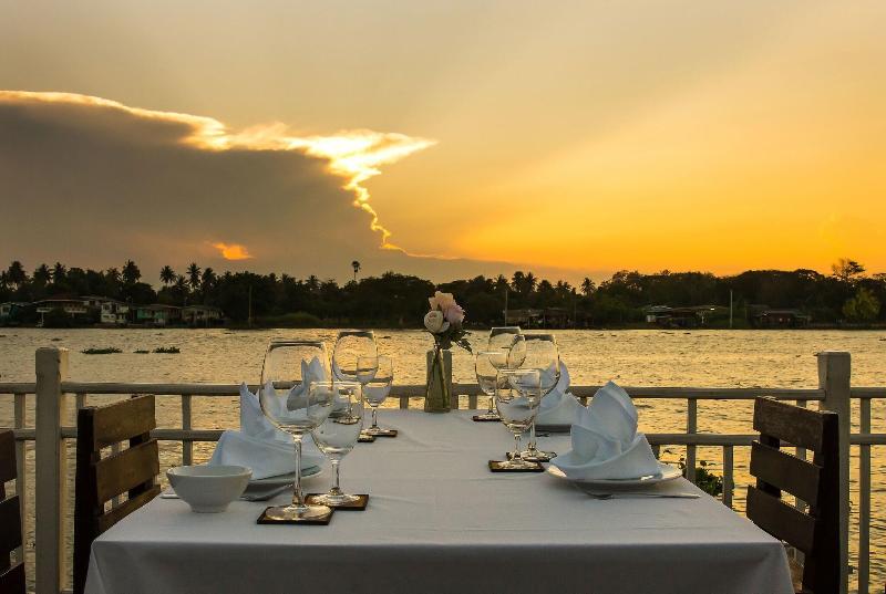 Kalanan Riverside Resort - Restoran