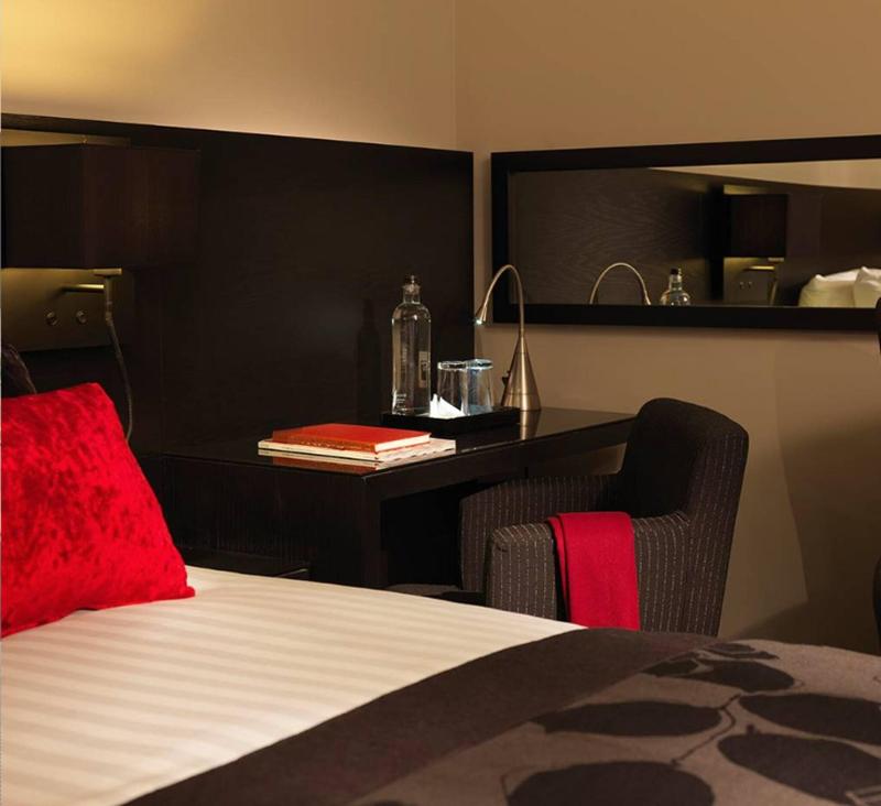 Guildford Harbour Hotel - Oda