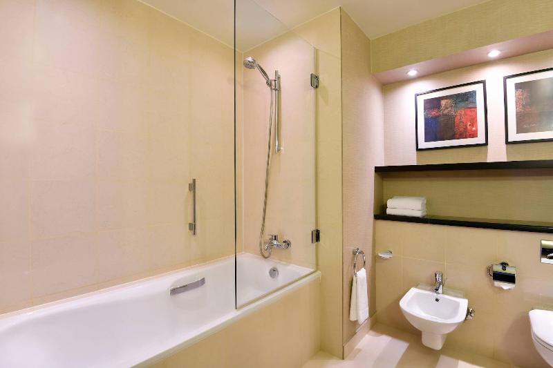 Marriott Marquis City Center Doha Hotel - Oda