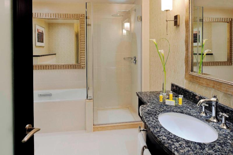 Marriott Marquis City Center Doha Hotel - Oda