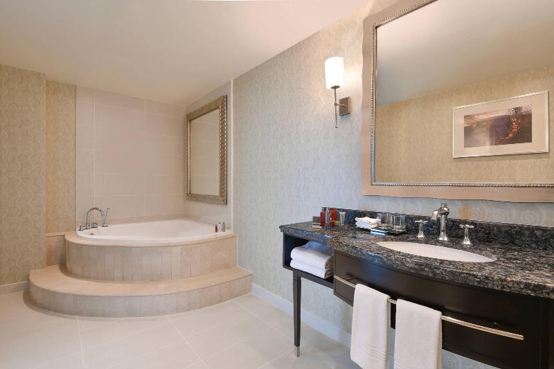 Marriott Marquis City Center Doha Hotel - Oda