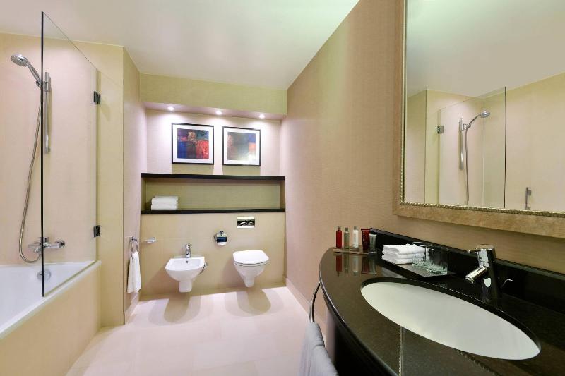 Marriott Marquis City Center Doha Hotel - Oda