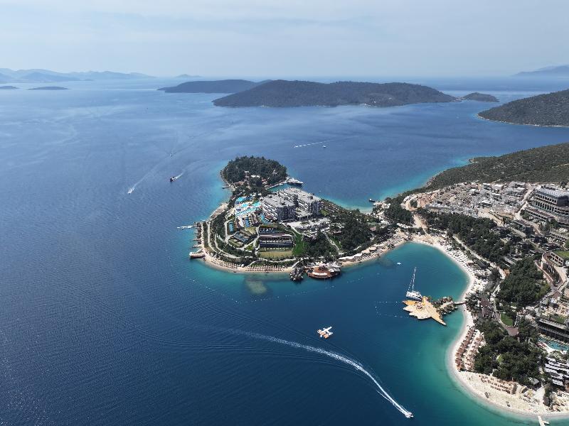 La Blanche Island - Genel