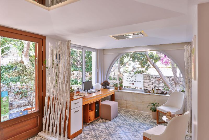 Olea Nova Hotel - Lobi