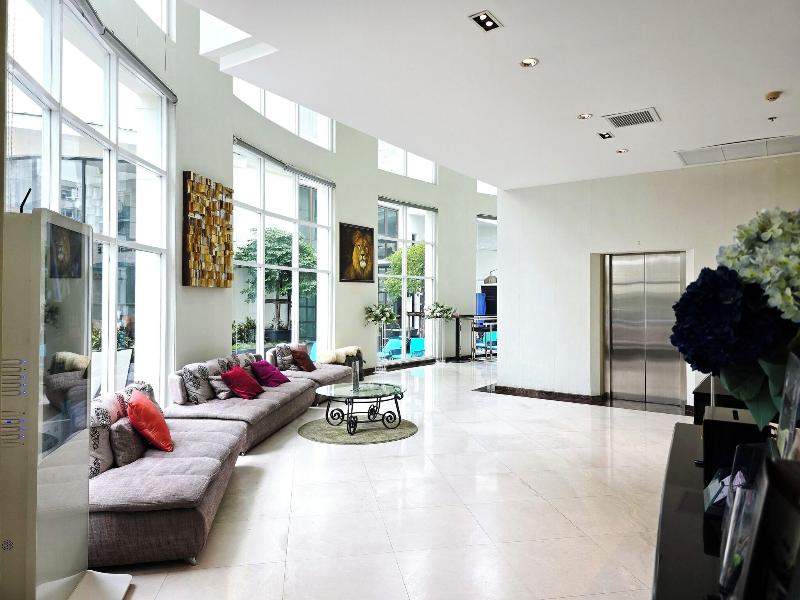 The Bless Hotel And Residence - Lobi