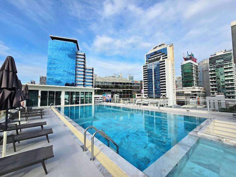 The Bless Hotel And Residence - Havuz